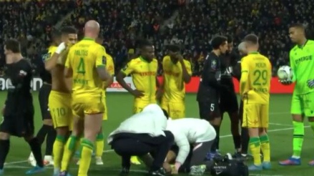 Le commentateur du PSG TV amer apr&egrave;s la faute non siffl&eacute;e de Pallois sur Mbapp&eacute;. (cr&eacute;dit capture PSG TV)