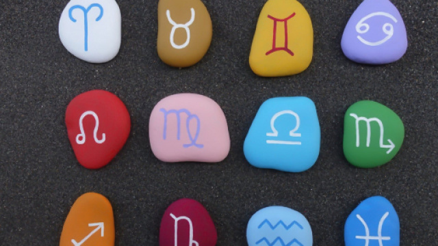 Oroscopo e classifica di domani, 23 febbraio: amore in rialzo per Toro e Cancro.