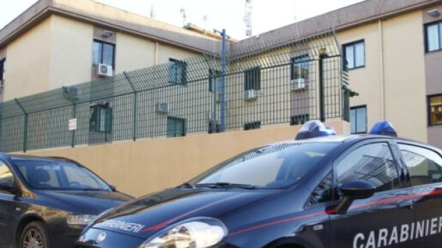 Brescia, il gip del Tribunale dei minori ha convalidato l'arresto dei due fratelli gemelli che hanno accoltellato la sorella per futili motivi.