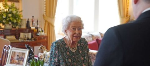 Ce n’est pas vrai : L’Ukraine chercherait les armes nucléaires, Elizabeth II traitée à l’ivermectine