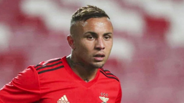 Everton, giocatore del Benfica.