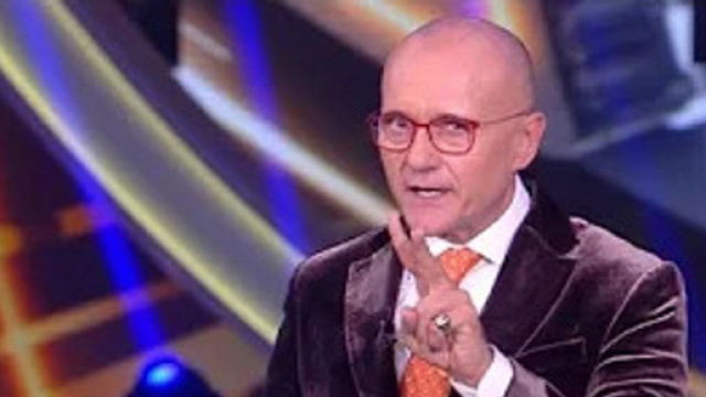 GF Vip, Alfonso Signorini difende Katia Ricciarelli e si scontra con le Selassi&eacute; e Miriana