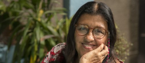 Regina Cas&eacute; recebe homenagens de artistas (Reprodu&ccedil;&atilde;o/TV Globo)