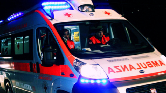 L'intervento dei medici del 118 &egrave; stato purtroppo inutile per il giovane.