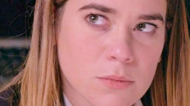 Un Posto al Sole, puntate marzo 2022: Chiara sotto sostanze affronta Roberto.