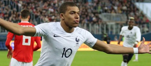 Mbapp&eacute; joga pelo Paris Saint-Germain (Kirill Venediktov/Wikimedia Commons)