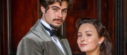 Raffa Vitti e Larissa Manoela em "Al&eacute;m da Ilus&atilde;o" (Reprodu&ccedil;&atilde;o/TV Globo)