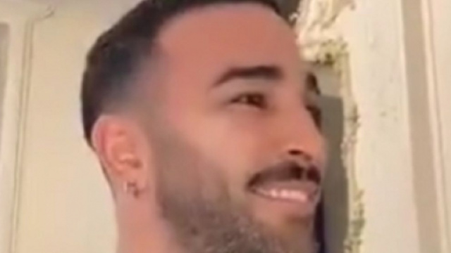 Adil Rami fait visiter sa maison sur TikTok, sa d&eacute;co provoque l'hilarit&eacute; des fans (capture TikTok)
