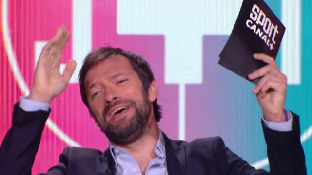 Affaire Overmas : Julien Cazarre parodie J&eacute;r&ocirc;me Rothen. Source : Capture Twitter