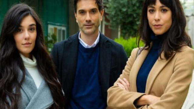 Riccardo, Rossella e Virginia di Un posto al sole.