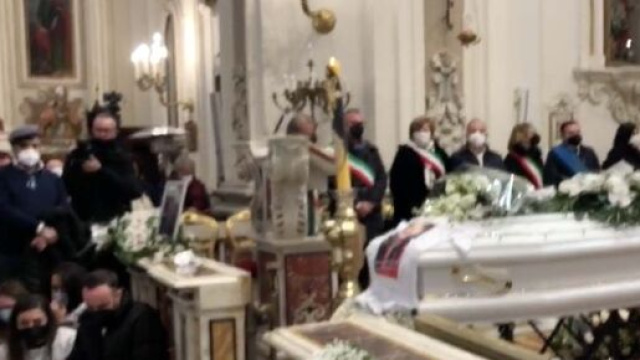 Rosa Alfieri, oggi i funerali: grande partecipazione della comunit&agrave; di Grumo Nevano.
