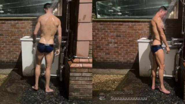 Cristiano Ronaldo prend une douche et d&eacute;marre un live Instagram. Source : Capture Twitter