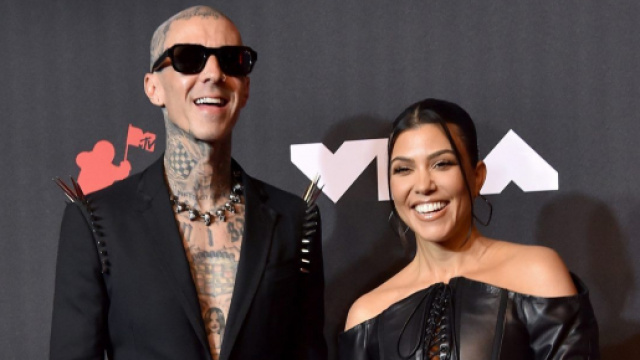 Kourtney Kardashian et Travis Barker &eacute;voquent leur date de mariage - Source : Pinterest
