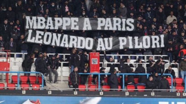 PSG : Neymar copieusement insult&eacute; par les supporters au Parc des Princes (capture YouTube)
