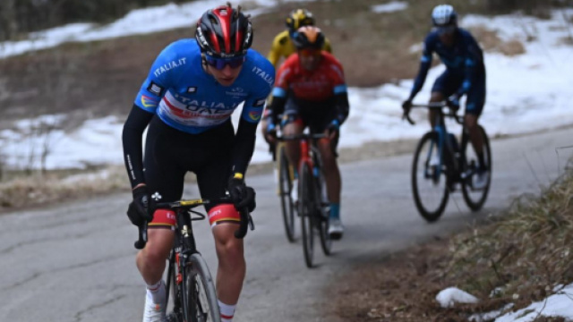 L'attacco di Tadej Pogacar sul Monte Carpegna.