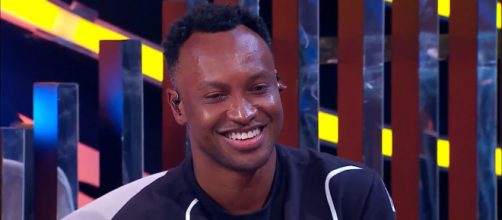 Thiaguinho ganha felicita&ccedil;&otilde;es de artistas (Reprodu&ccedil;&atilde;o)