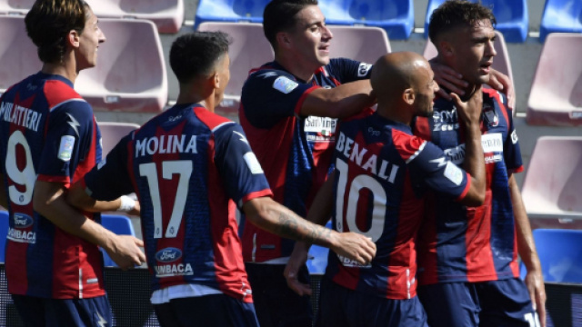 Serie B, Crotone-Frosinone 2-0: gli squali vincono, la salvezza &egrave; ancora possibile.