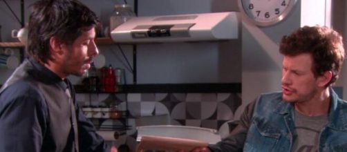 Fl&aacute;vio e Leonardo armam em 'Carinha de Anjo'. (Reprodu&ccedil;&atilde;o/SBT)