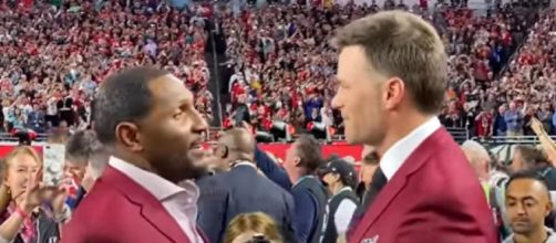 Brady and Lewis had several memorable battles against each other (Image source: Fox NFL/YouTube)