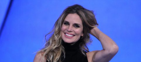 Tendenze tagli capelli lunghi primavera: la chioma di Filippa Lagerback e il color fragola