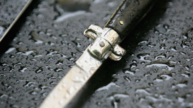 Bologna, 17enne accoltellato durante una lite.