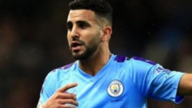 Riyad Mahrez, centrocampista algerino.