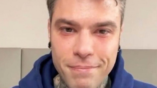 Fedez avrebbe subito un intervento al San Raffaele.