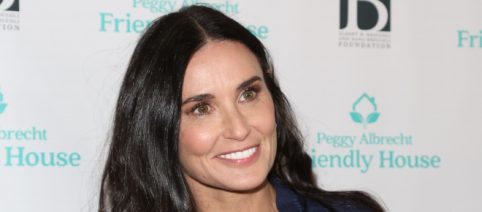 Novità tagli di capelli primavera 2022: la chioma lunga di Demi Moore e il nixie cut