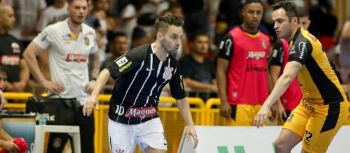 Corinthians e Magnus estar&atilde;o em quadra na segunda-feira (Rodrigo Coca/Ag&ecirc;ncia Corinthians)
