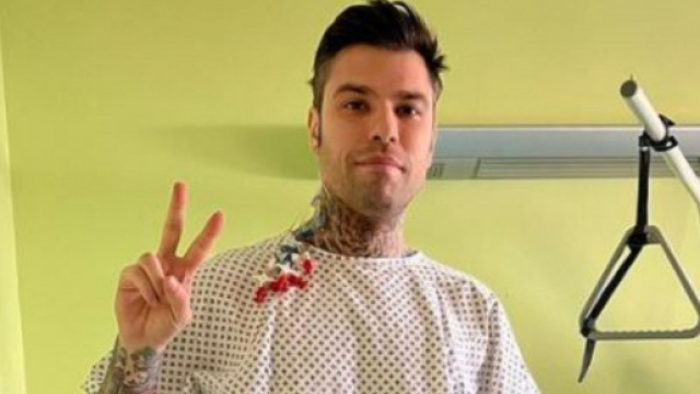 Fedez, operato al pancreas: la convalescenza al San Raffaele prosegue positivamente.