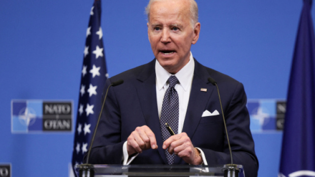 Joe Biden ha avvertito che la NATO risponder&agrave; se la Russia user&agrave; armi chimiche.