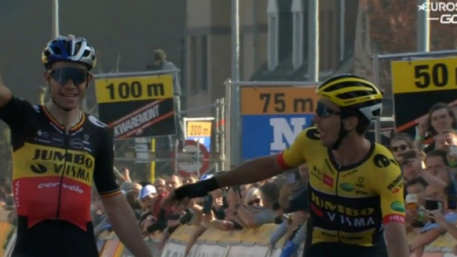 L'arrivo di Wout van Aert e Christophe Laporte alla E3 Saxo Bank Classic di Harelbeke