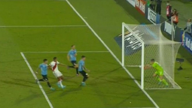 L'incroyable but refus&eacute; au P&eacute;rou fait pol&eacute;mique (capture YouTube)