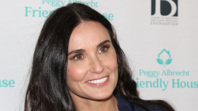 Novit&agrave; tagli di capelli per la primavera 2022 e consigli da seguire, il nixie cut e la chioma lunga di Demi Moore
