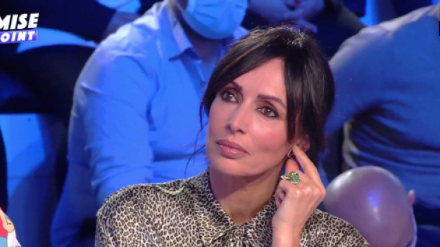 G&eacute;raldine Maillet, la femme de Daniel Riolo sur le plateau de TPMP. Source : capture d&rsquo;&eacute;cran C8.