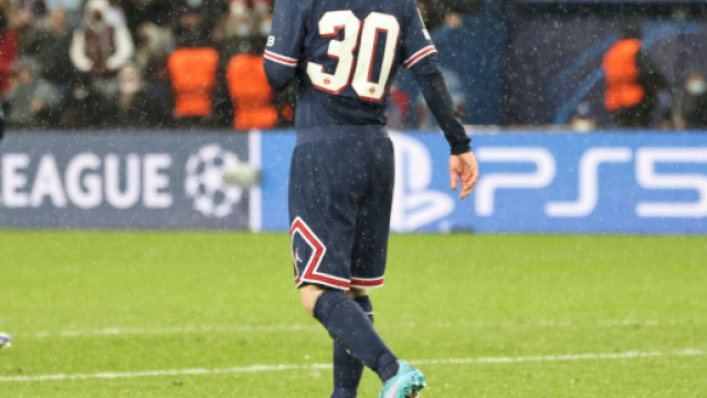 LIonel Messi siffl&eacute;, Fabregas d&eacute;zingue les supporters parisiens