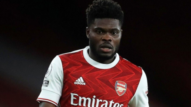 Thomas Partey rencontre son sosie lors d'un rassemblement avec sa s&eacute;lection. Source : Capture Twitter