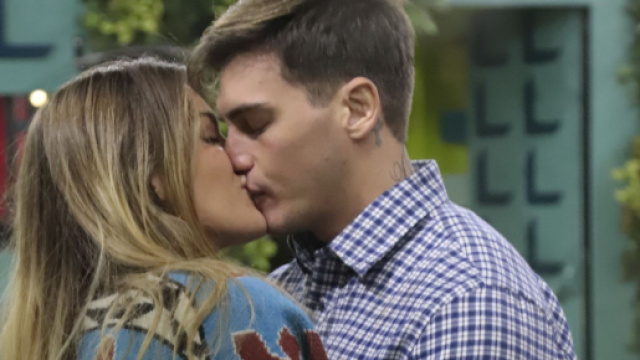 Sophie Codegoni e Alessandro Basciano censurati su Instagram, interviene la mamma di lei.