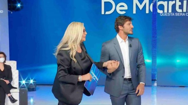 Stefano De Martino ospite a Domenica In parla di Belen.