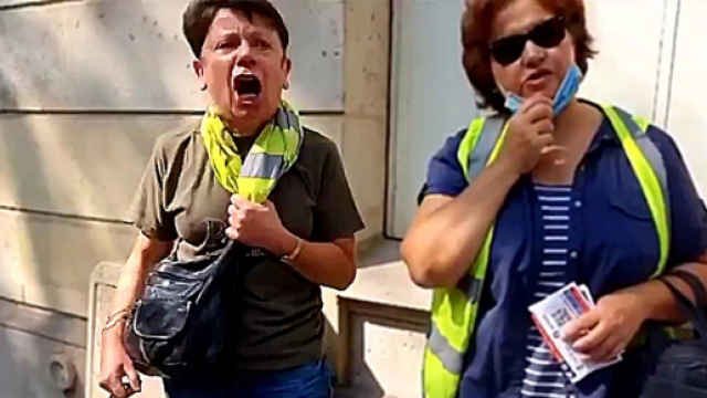 Jocelyne Chassard et son &lsquo;Macron d&eacute;capitation&rsquo; font le buzz sur TPMP. Source : capture d&rsquo;&eacute;cran web