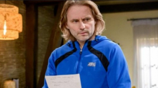 Tempesta d'amore, trame tedesche: Michael non ottiene il posto da primario che desiderava.