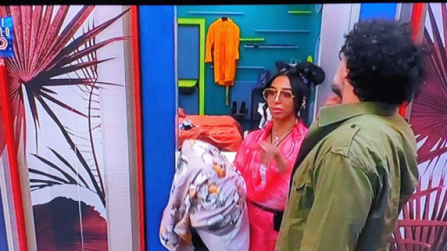 GFVip, Bar&ugrave; perde la pazienza con Lul&ugrave;: 'Maleducata'.