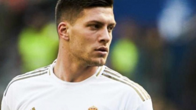 Luka Jovic potrebbe essere un rinforzo della Juventus.