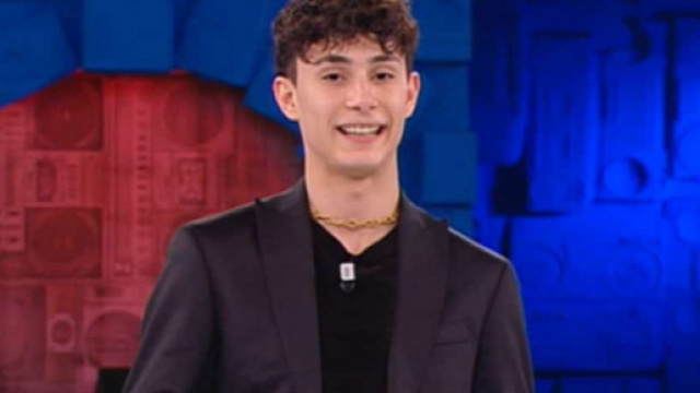 Amici 2022: Nunzio 'insegna' alla prof Celentano, Mattia e Christian si riabbracciano.