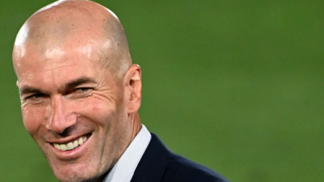 Calciomercato Juventus, se Allegri dovesse andare via Zidane sarebbe il preferito.