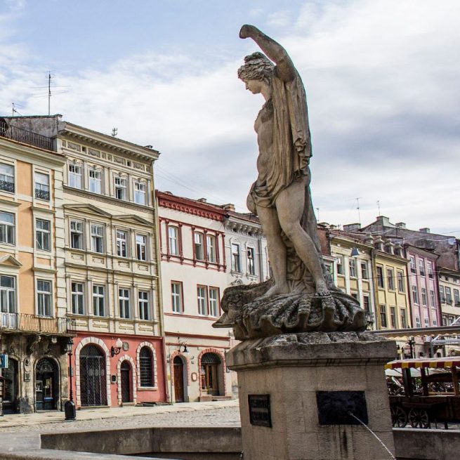 Rynok Square in Lviv, Ukraine (Image source: Wikimedia Commons)