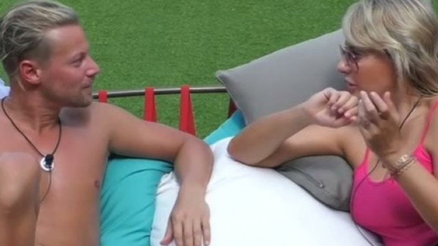 GFVip, Manila riprende Miriana per la nomination a Sorge: 'Hai creato una polemica'.