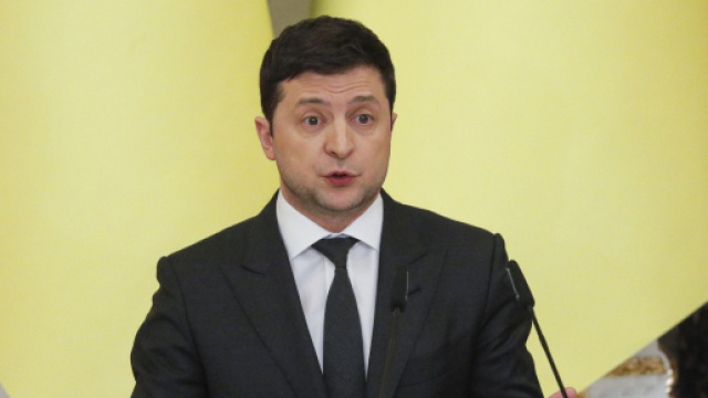 Zelensky, l'appello al popolo ucraino: 'Passate all'offensiva'.