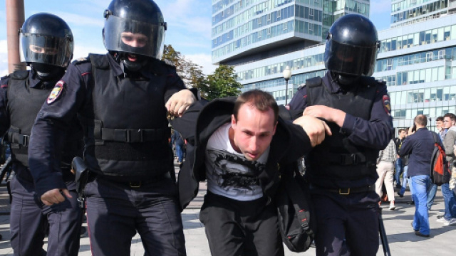 Via dalla Russia i giornalisti Rai, del Tg5 e di molte emittenti internazionali.