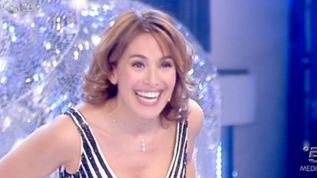 La Pupa e il Secchione Show, Soleil giudice, D'Urso chiarisce: 'Non sappiamo se accetter&agrave;'.